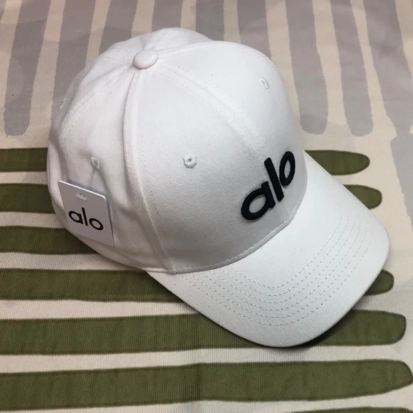 alo キャップ Satin Off-Duty Cap - Black | ALO